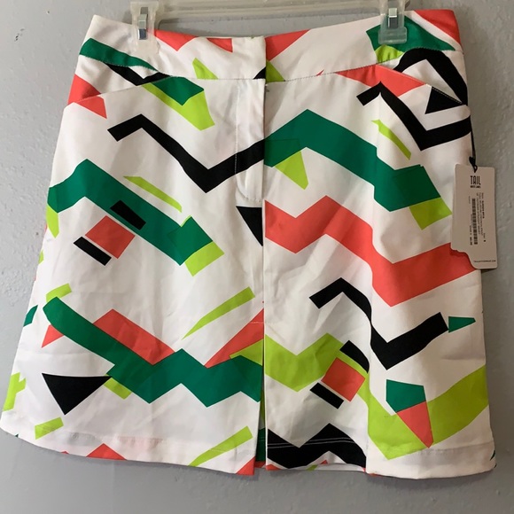 Tail Dresses & Skirts - NWT TAIL White Label Museum Chevron Golf Skort